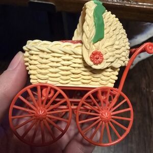 Hallmarks Keepsake Ornaments - Grandchild 's First Christmas 1983